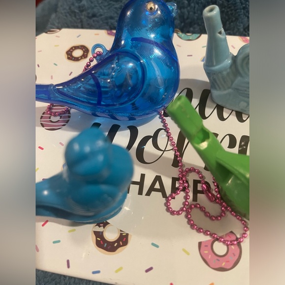LOT: 4 vtg bird whistles➡️ BIG bird necklace & 3 more! add water to start party! - Picture 5 of 9